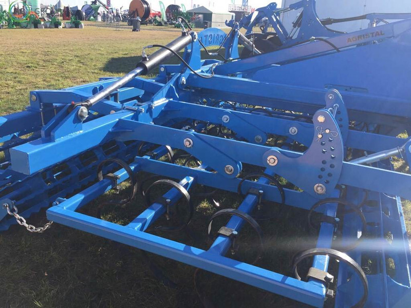 AGRISTAL Hydraulically folding seedbed cultivator/ - Cultivator: picture 4
