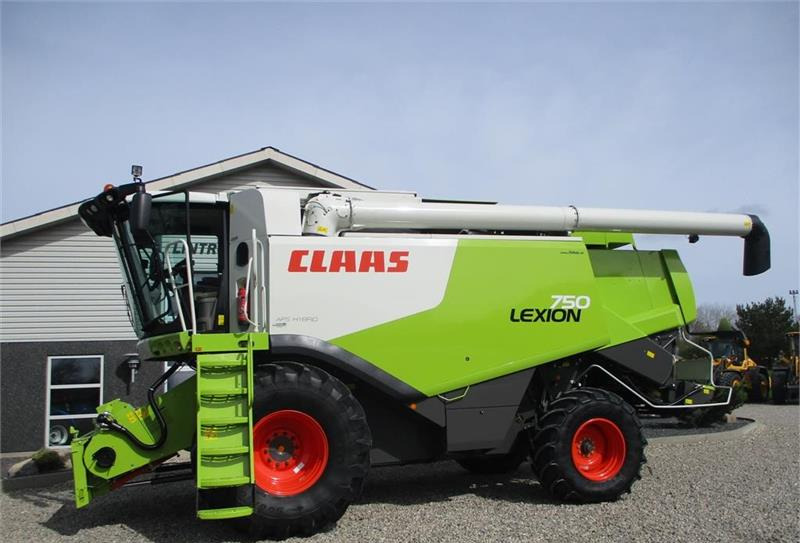 Combine harvester CLAAS LEXION 750 Gårdmaskine med valgfrit skærebord V900: picture 12