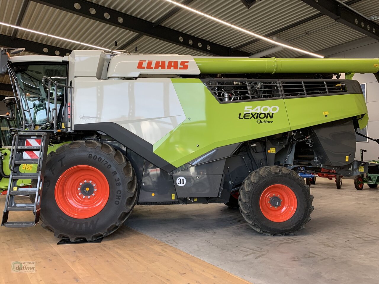 CLAAS Lexion 5400 - Combine harvester: picture 5