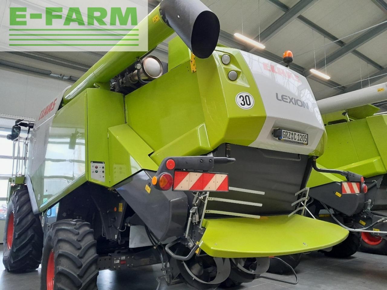 Combine harvester CLAAS Lexion 670: picture 3