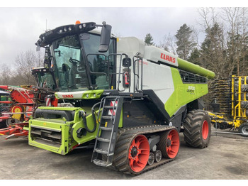 CLAAS Lexion 8700 Terra Trac  - Combine harvester: picture 1