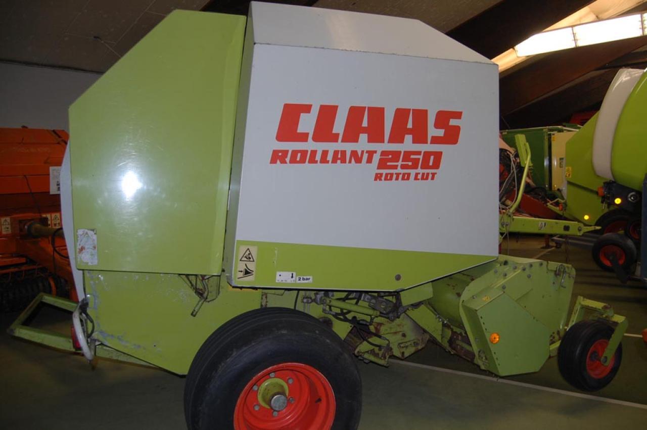 CLAAS Rollant 250 RC - Round baler: picture 2