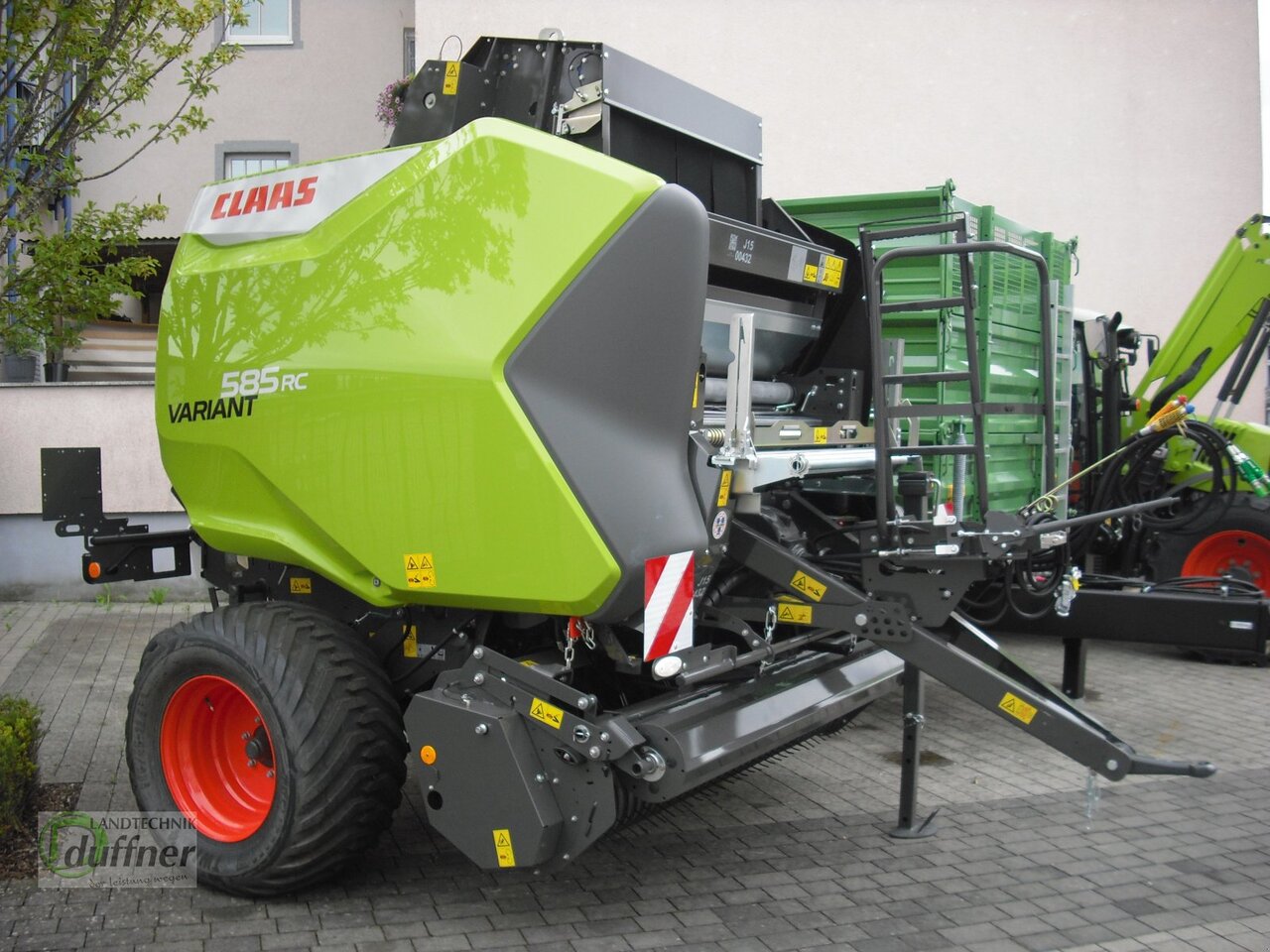 CLAAS Variant 585 RC Pro - Round baler: picture 1