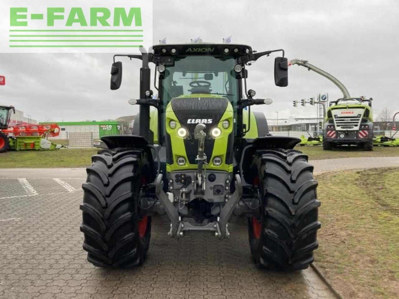 Farm tractor CLAAS axion 870: picture 2