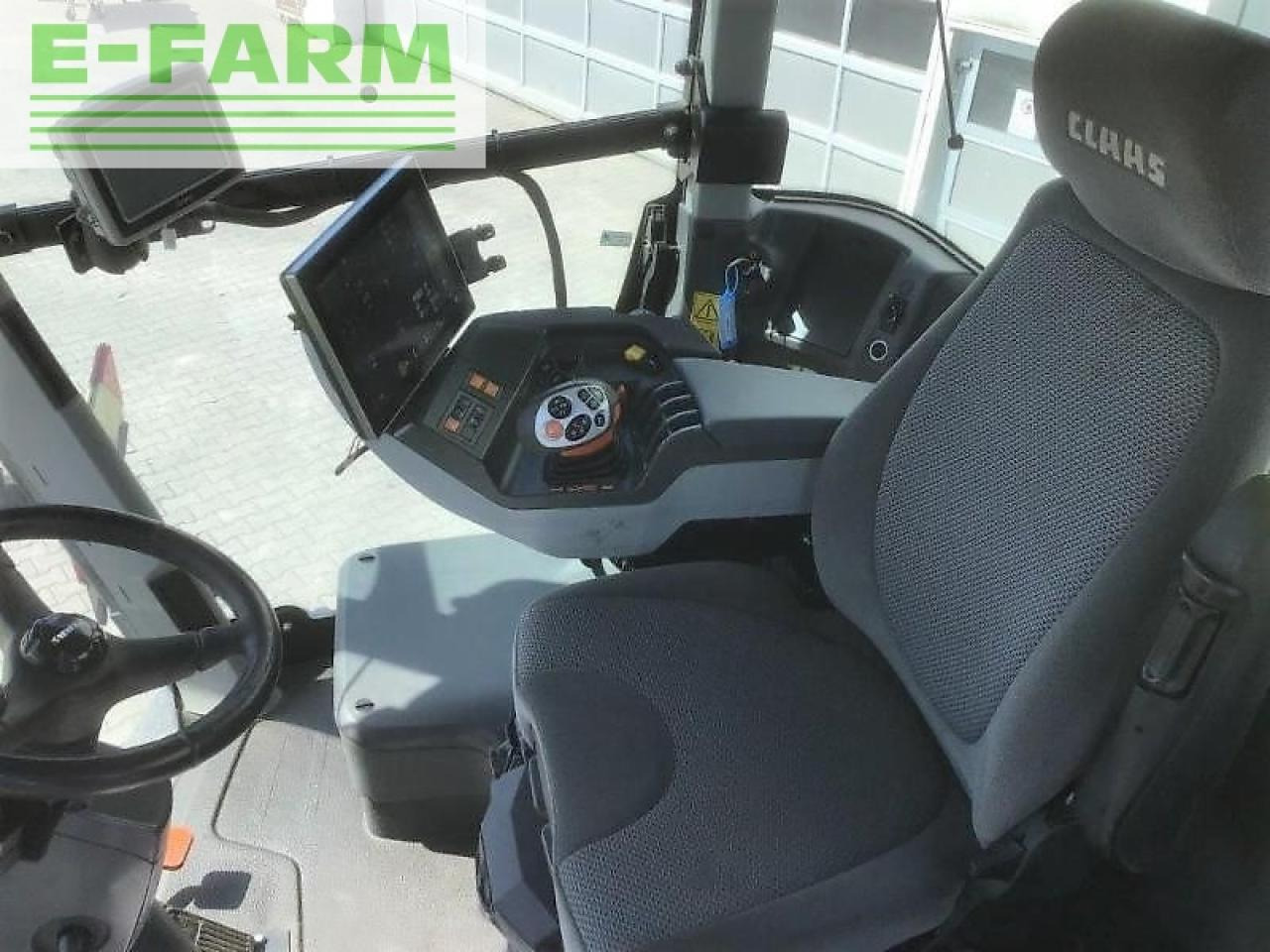 Farm tractor CLAAS xerion 5000 trac ts TRAC TS: picture 9