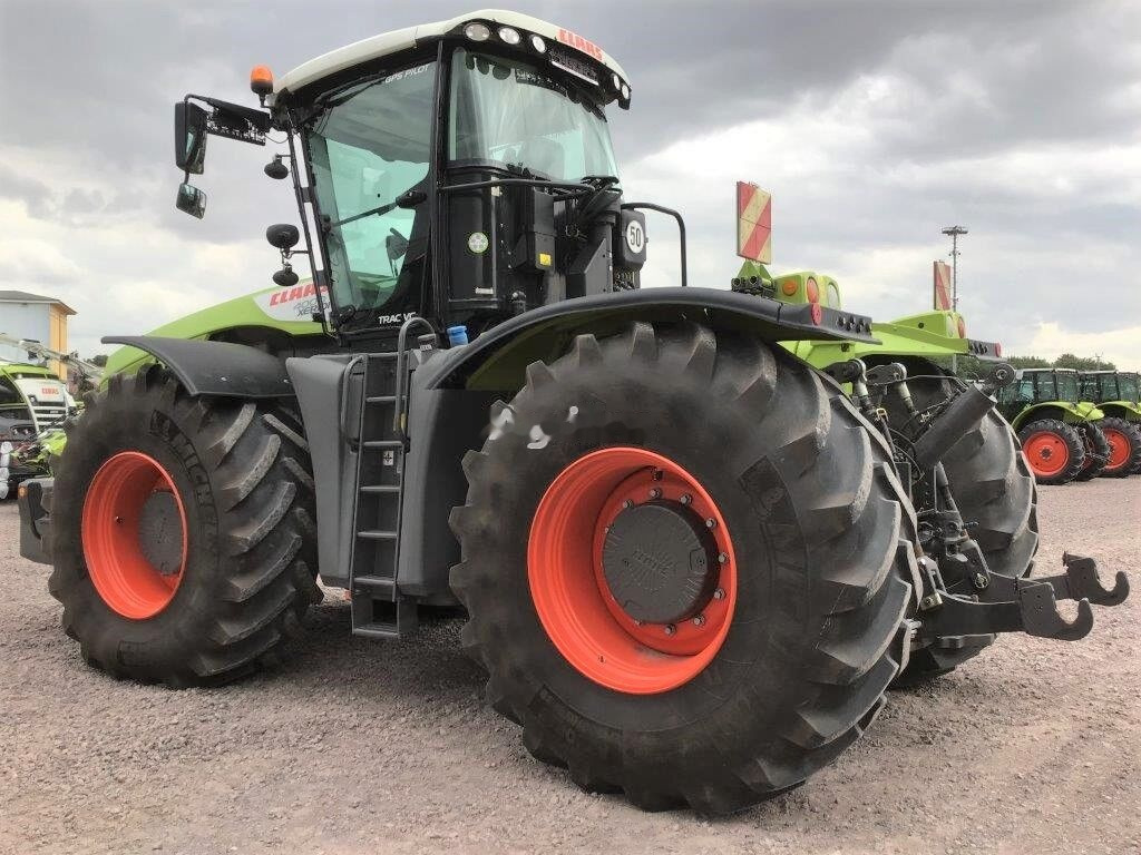 Claas XERION 4000 TRAC VC - Farm tractor: picture 2