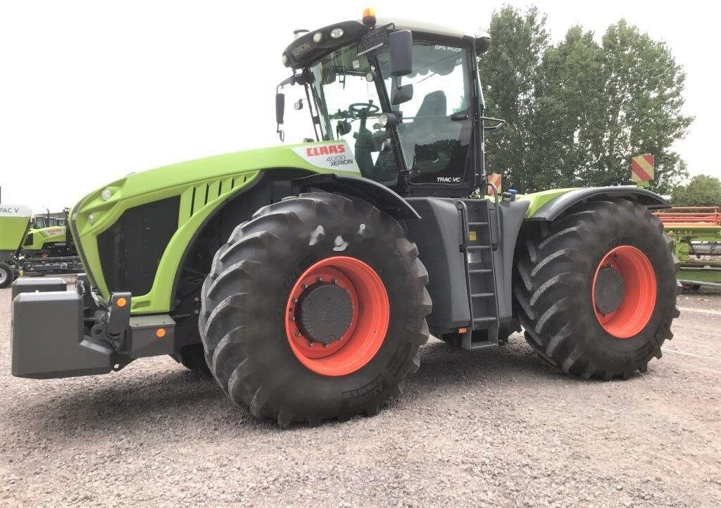 Claas XERION 4000 TRAC VC - Farm tractor: picture 3