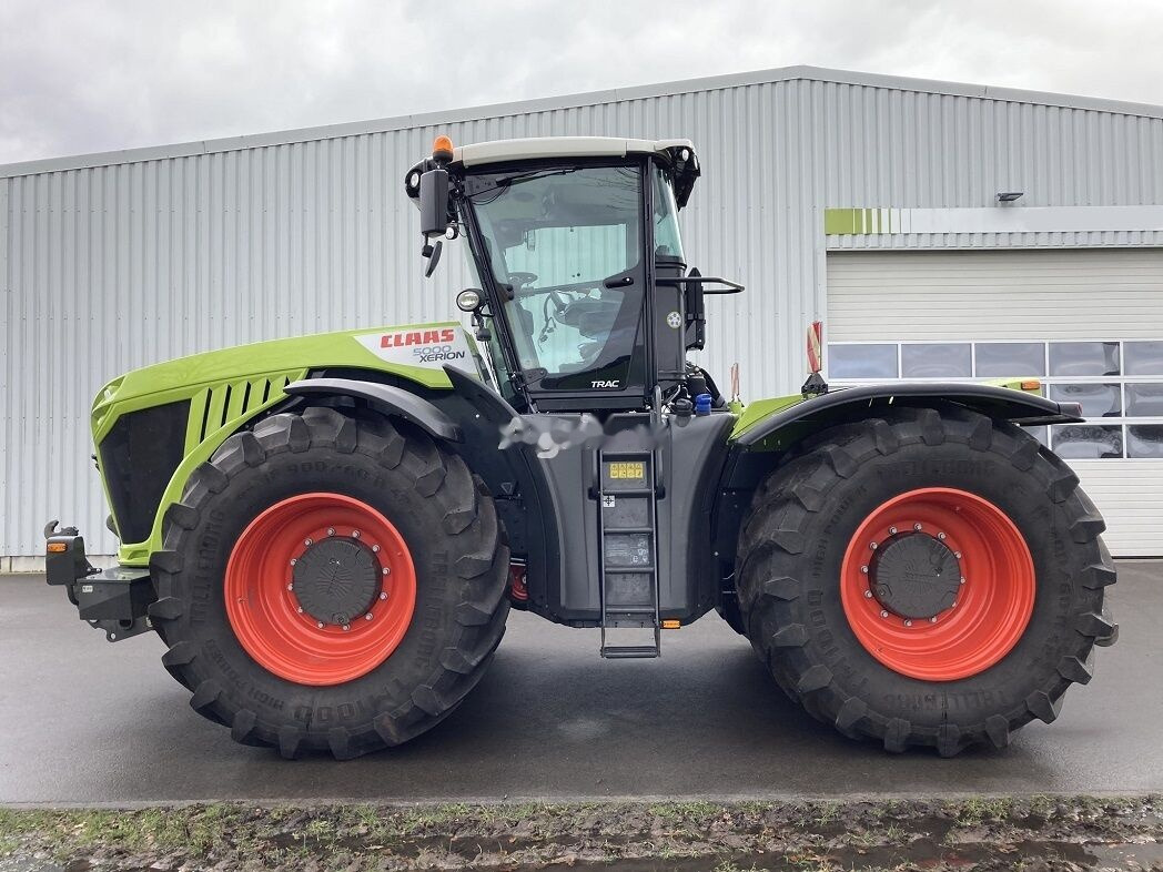 Claas XERION 5000 TRAC - Farm tractor: picture 1