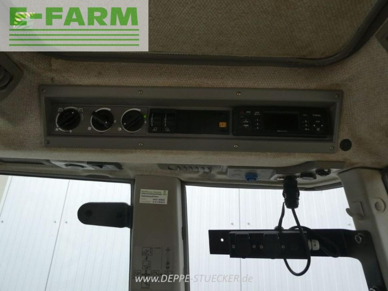 Farm tractor Fendt 412 vario: picture 16