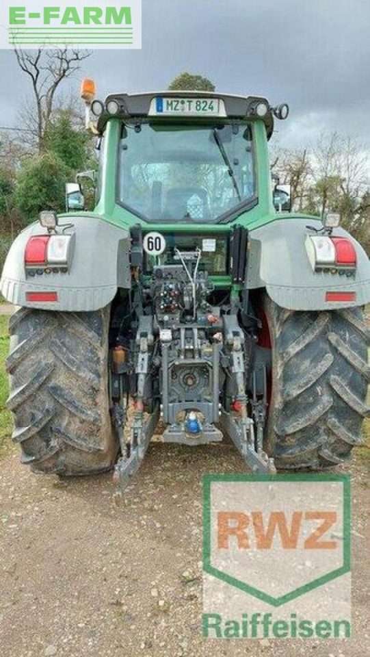 Farm tractor Fendt 824: picture 10