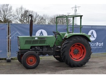 Farm tractor Fendt Farmer 102S: picture 1