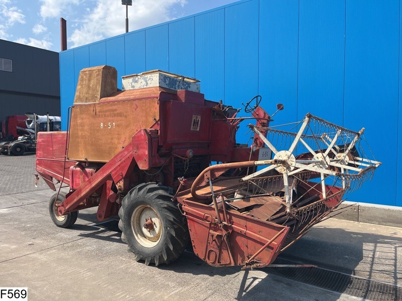 International 851 Mc Cormick International 851 - Combine harvester: picture 2