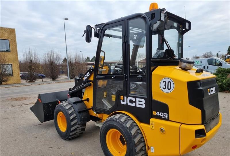 JCB 403 AGRI Plus model  - Compact loader: picture 5