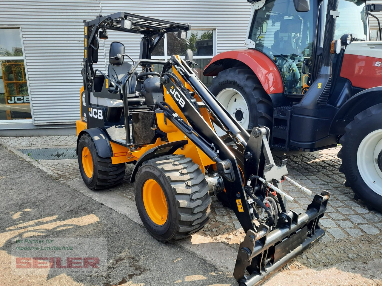 JCB 403 Agri Plus - Compact loader: picture 1