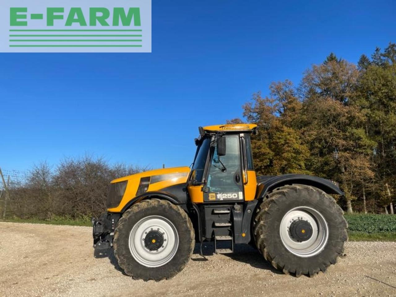Farm tractor JCB fastrac 8250: picture 11