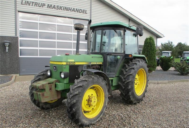 Farm tractor John Deere 2850 Med nye bagdæk på og orginale 50kgs frontvægt: picture 14