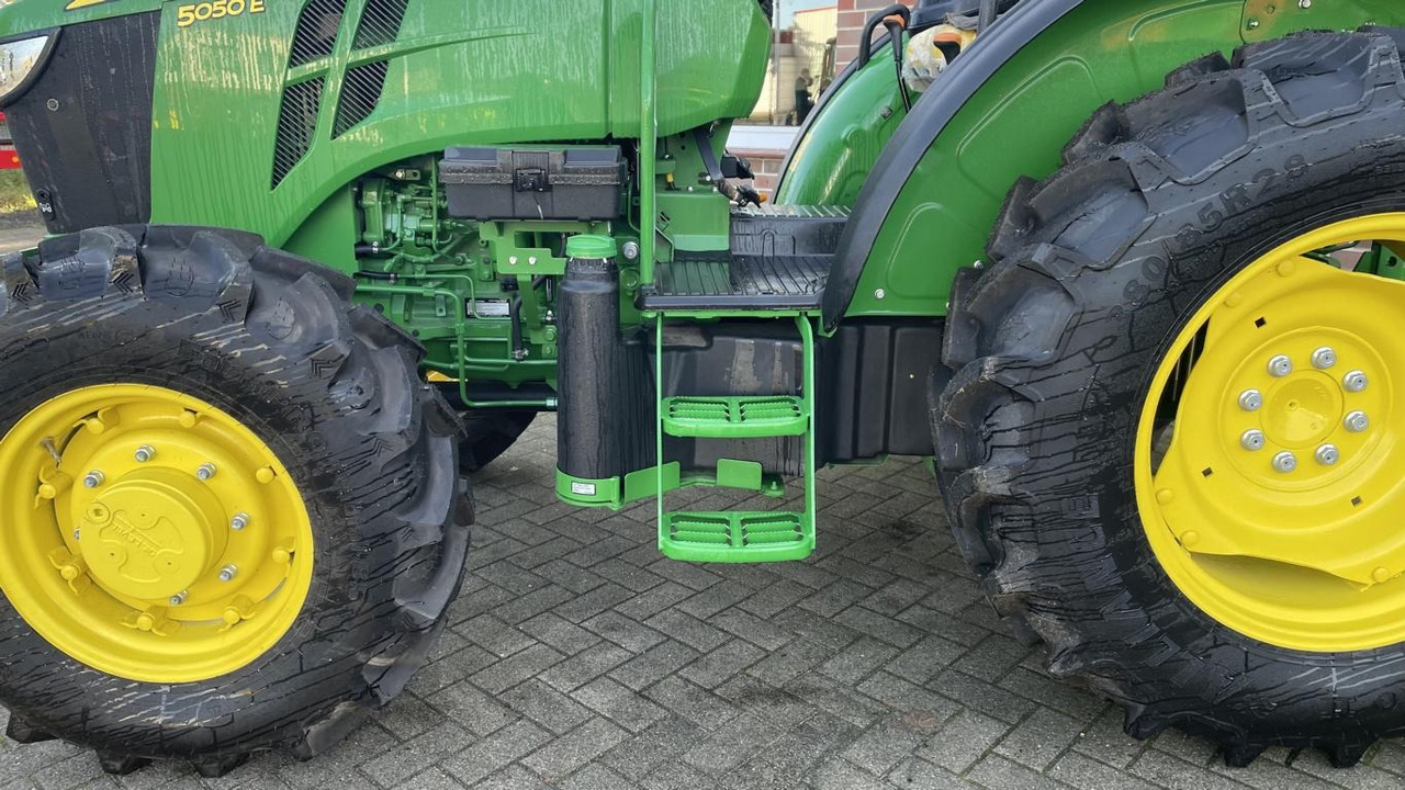 New Farm tractor John Deere 5050E BTS: picture 24