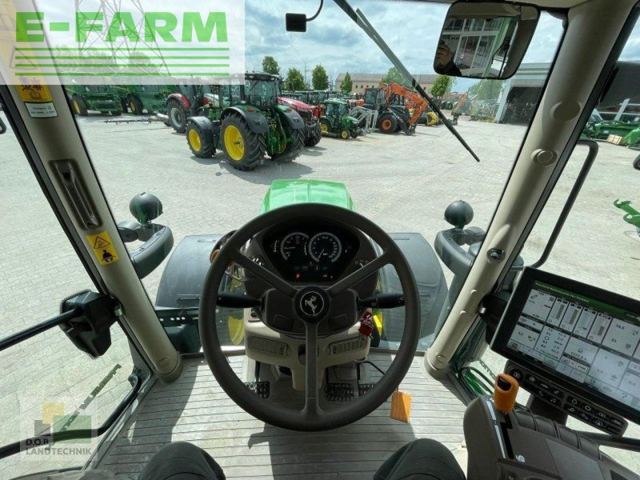 Farm tractor John Deere 6110r 6110 r: picture 7