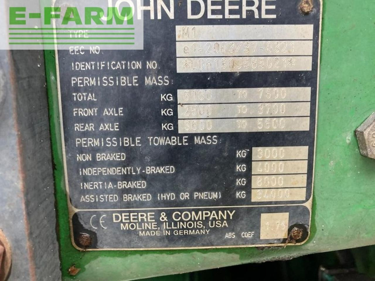 Farm tractor John Deere 6130: picture 10