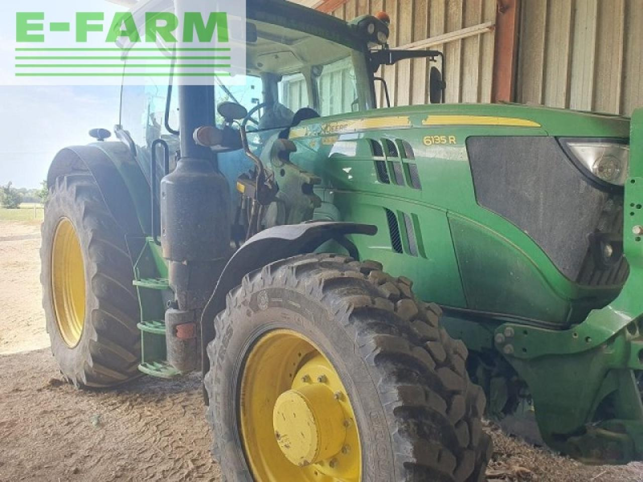 John Deere 6135r - Farm tractor: picture 1
