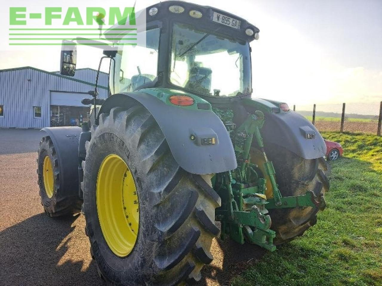 John Deere 6215r - Farm tractor: picture 3