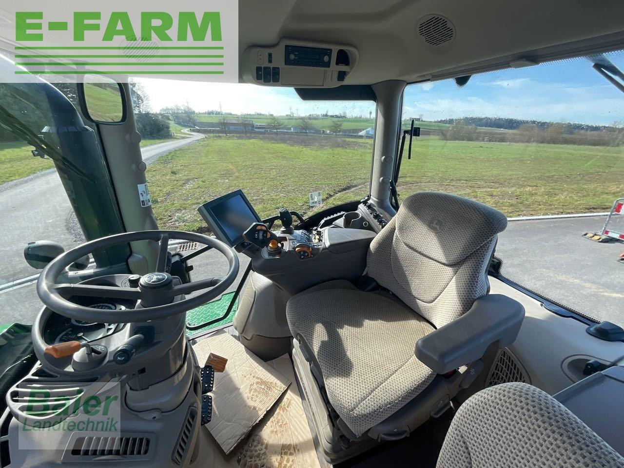 Farm tractor John Deere 6250r: picture 5