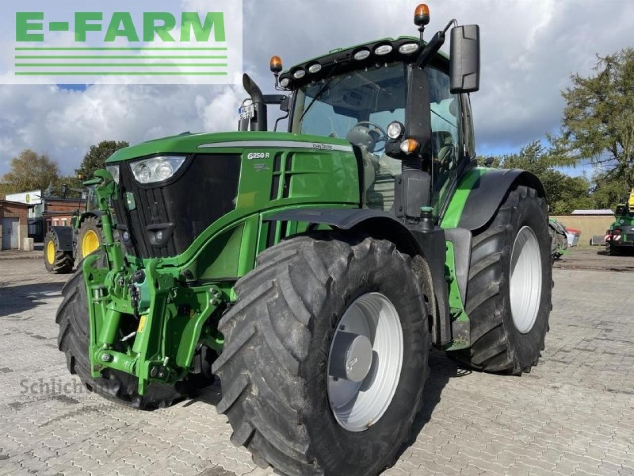 John Deere 6250r - Farm tractor: picture 1
