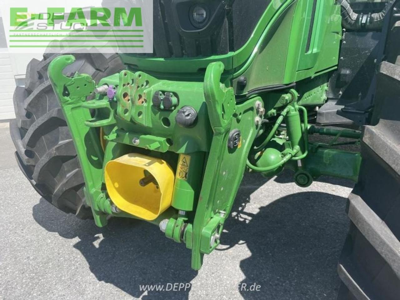 Farm tractor John Deere 6250r: picture 12