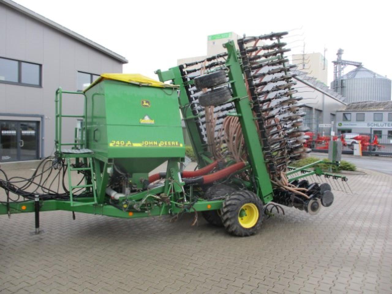 John Deere 740 A Isobus - Seed drill: picture 1