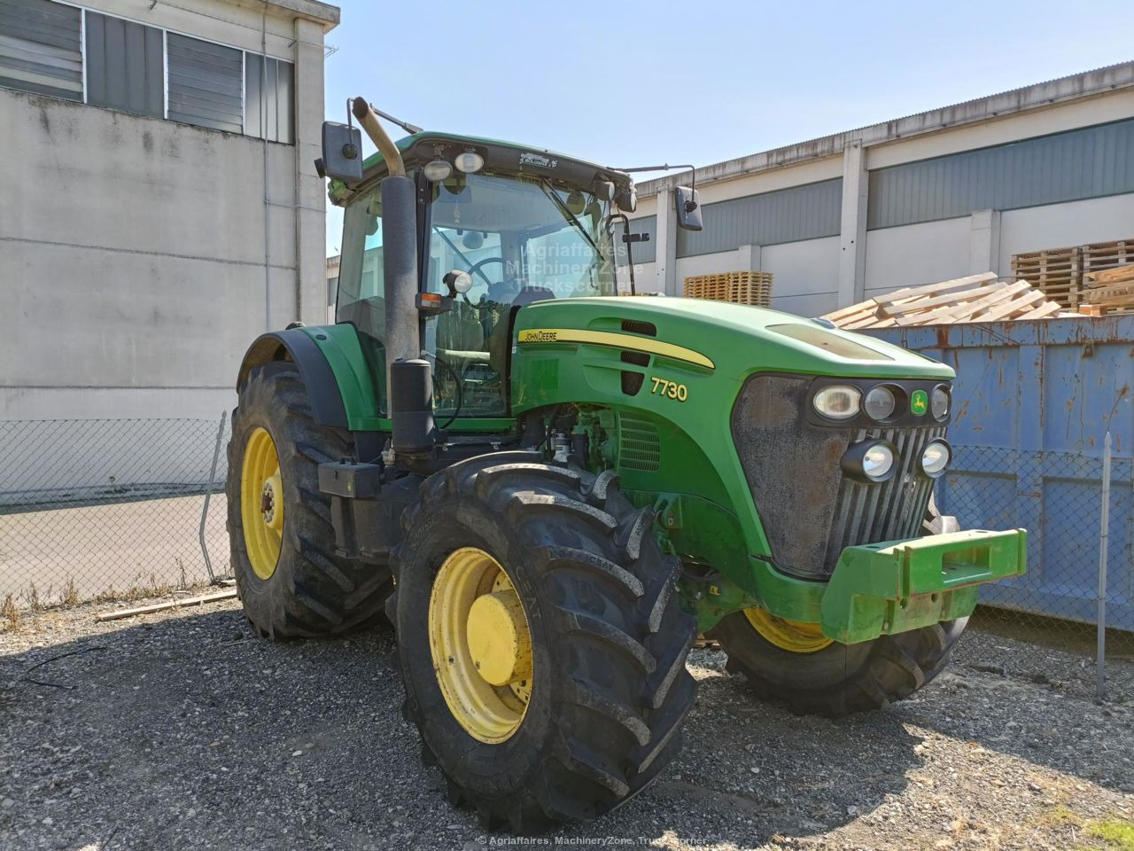 John Deere 7730 - Farm tractor: picture 1