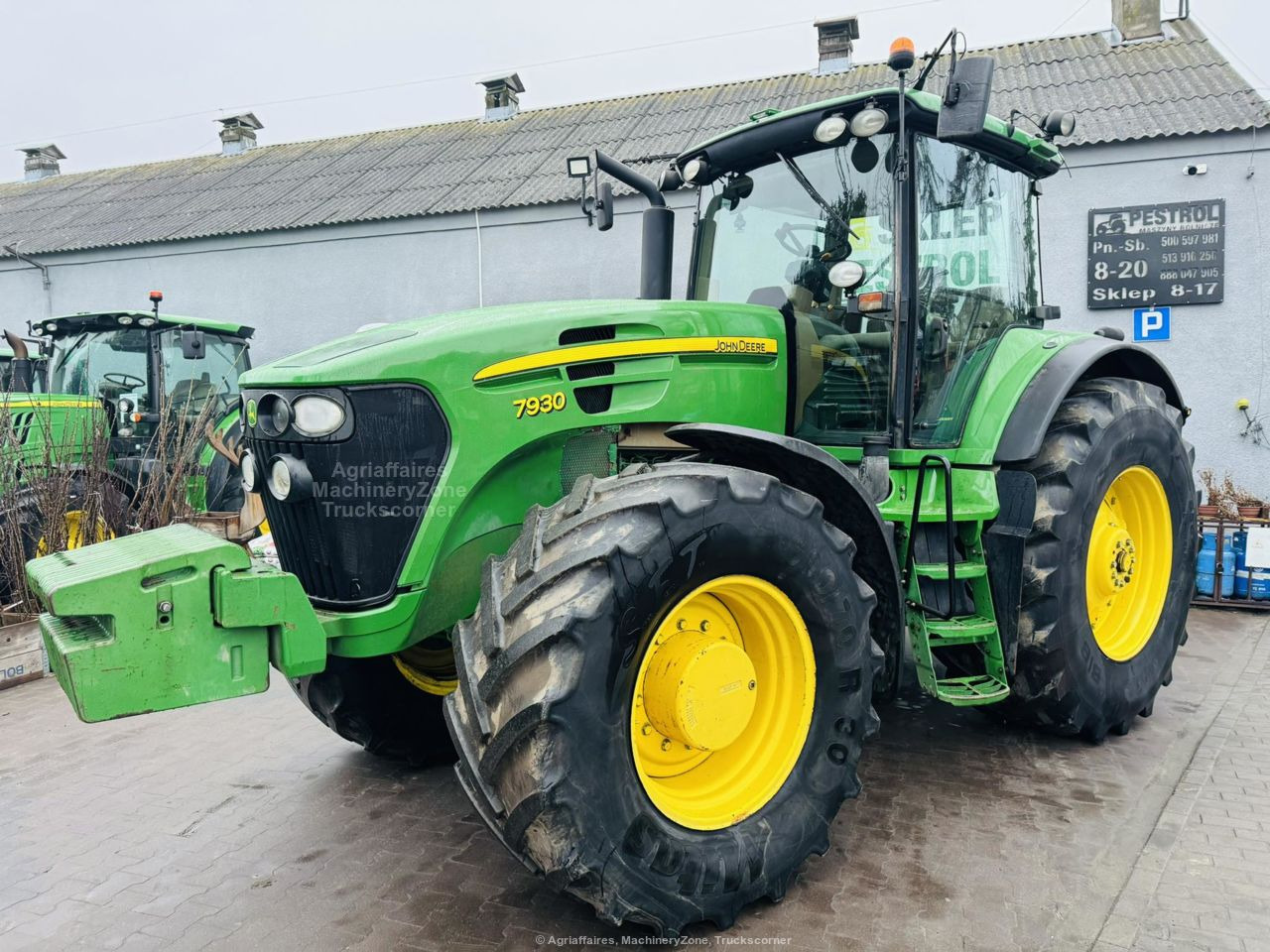 John Deere 7930 - Farm tractor: picture 1