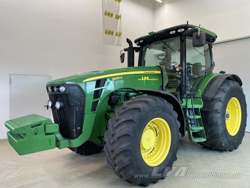 John Deere 8295R - Farm tractor: picture 3