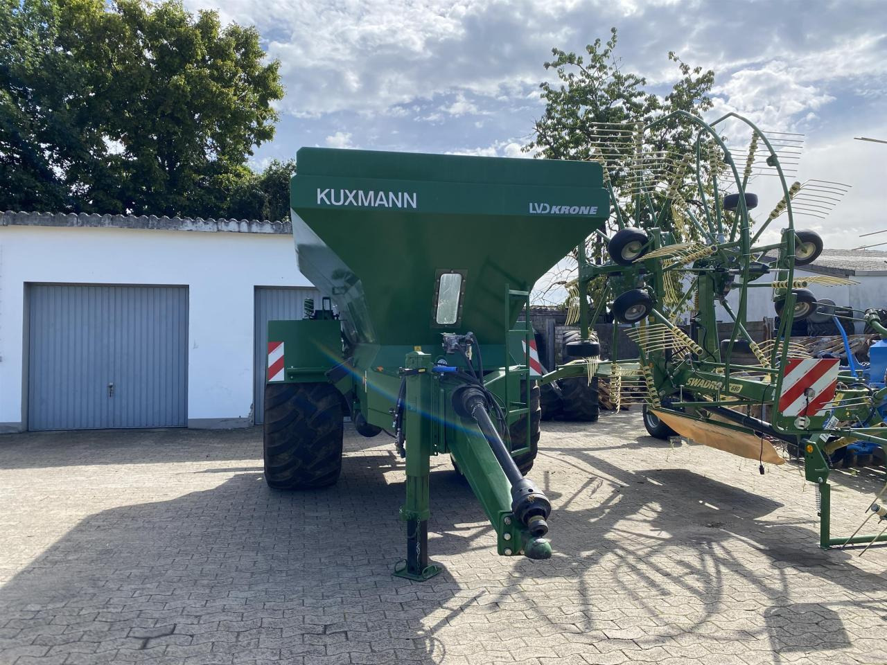 / Kuxmann Kurier K 12000 - Fertilizing equipment: picture 1