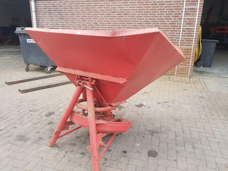 Lely kunstmeststrooier - Fertilizer spreader: picture 3