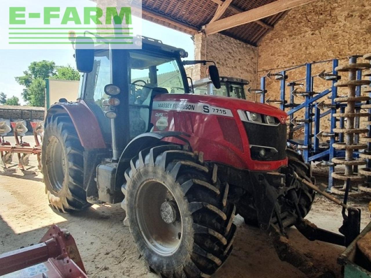 Farm tractor Massey Ferguson 7715: picture 2