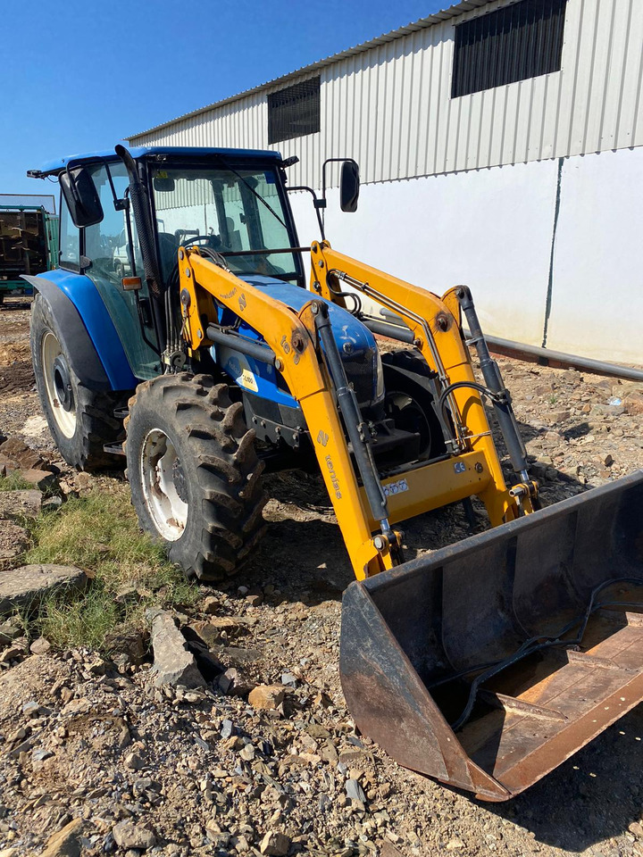 NEW HOLLAND TL100A - Farm tractor: picture 2