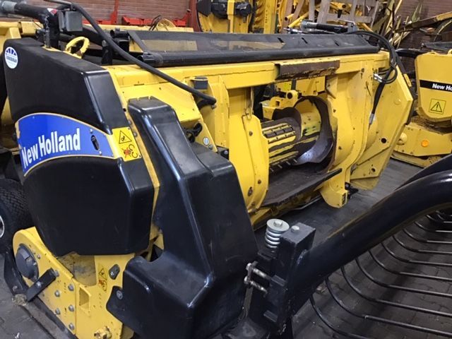 New Holland  - Forage harvester attachment: picture 2