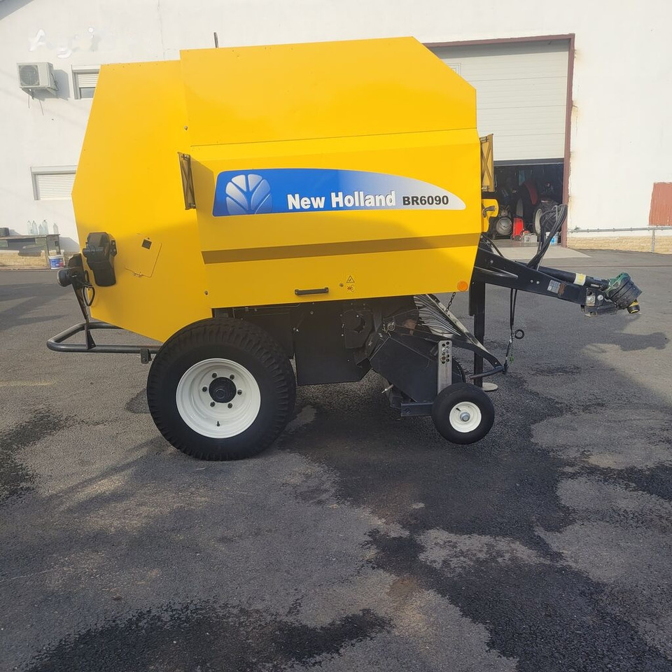 New Holland BR6090 - Round baler: picture 1