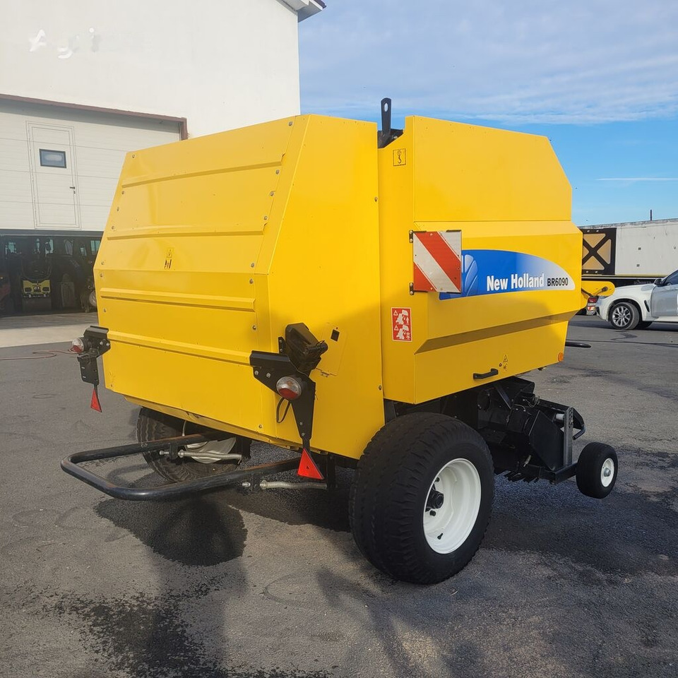 New Holland BR6090 - Round baler: picture 3
