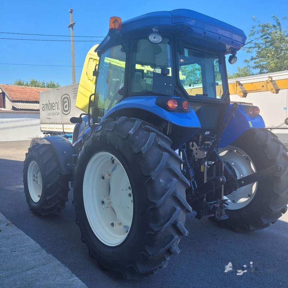 New Holland TD 5.95 - Farm tractor: picture 2