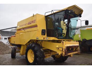 Combine harvester New Holland TF 42: picture 1