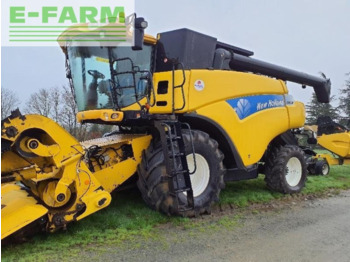 Combine harvester NEW HOLLAND CR9000