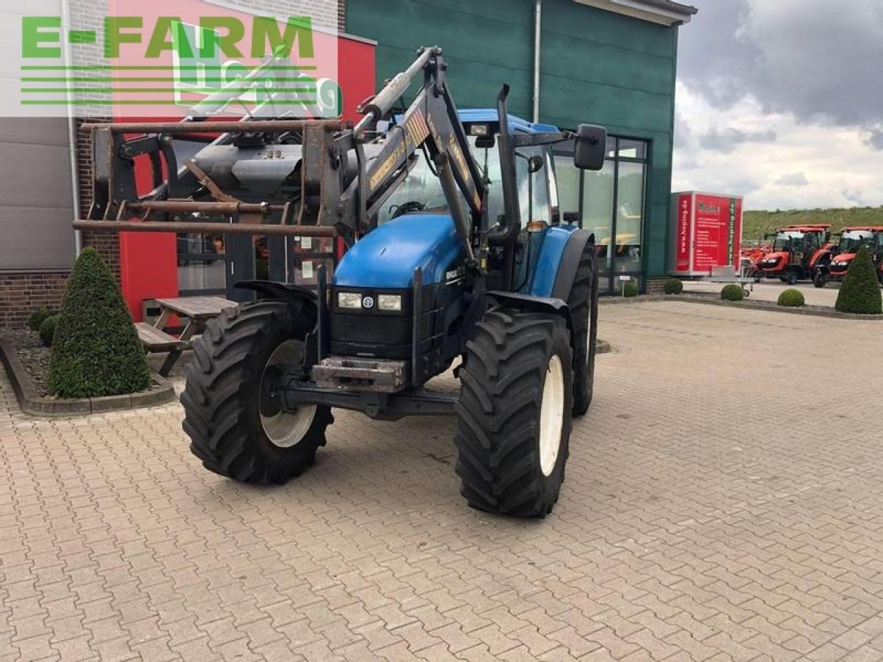 Farm tractor New Holland tsa 115: picture 2