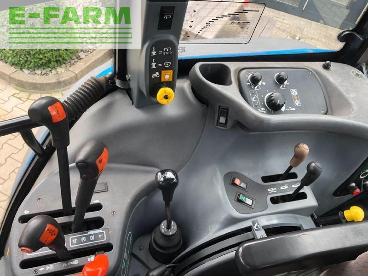 Farm tractor New Holland tsa 115: picture 13
