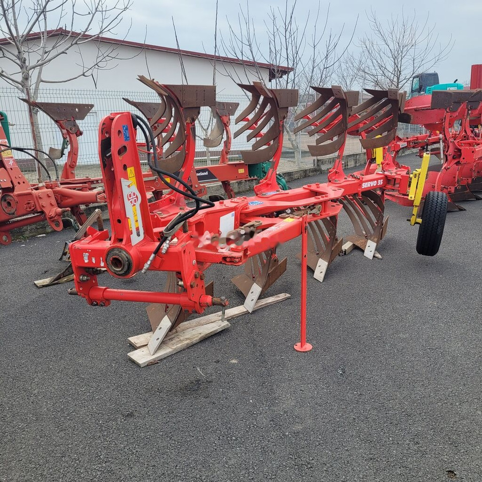 Pöttinger Servo 35 - Plow: picture 2