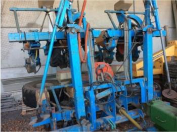 Monosem PNU 8 RANGS - Precision sowing machine