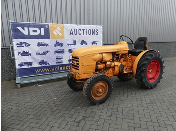 Farm tractor Renault D30: picture 1