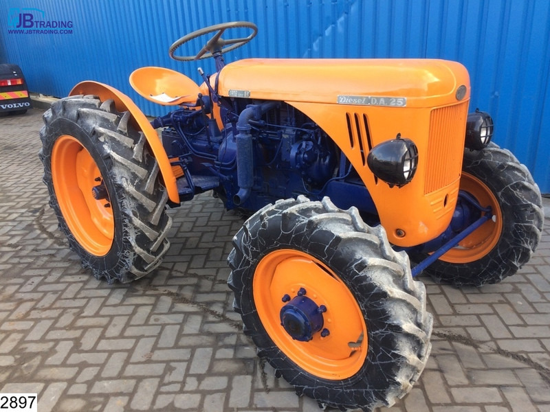 Same DA25DT 4WD - Farm tractor: picture 1