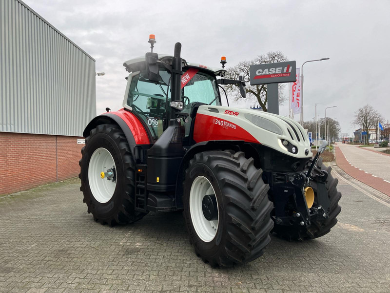 Steyr 6340 Terrus CVT - Farm tractor: picture 1