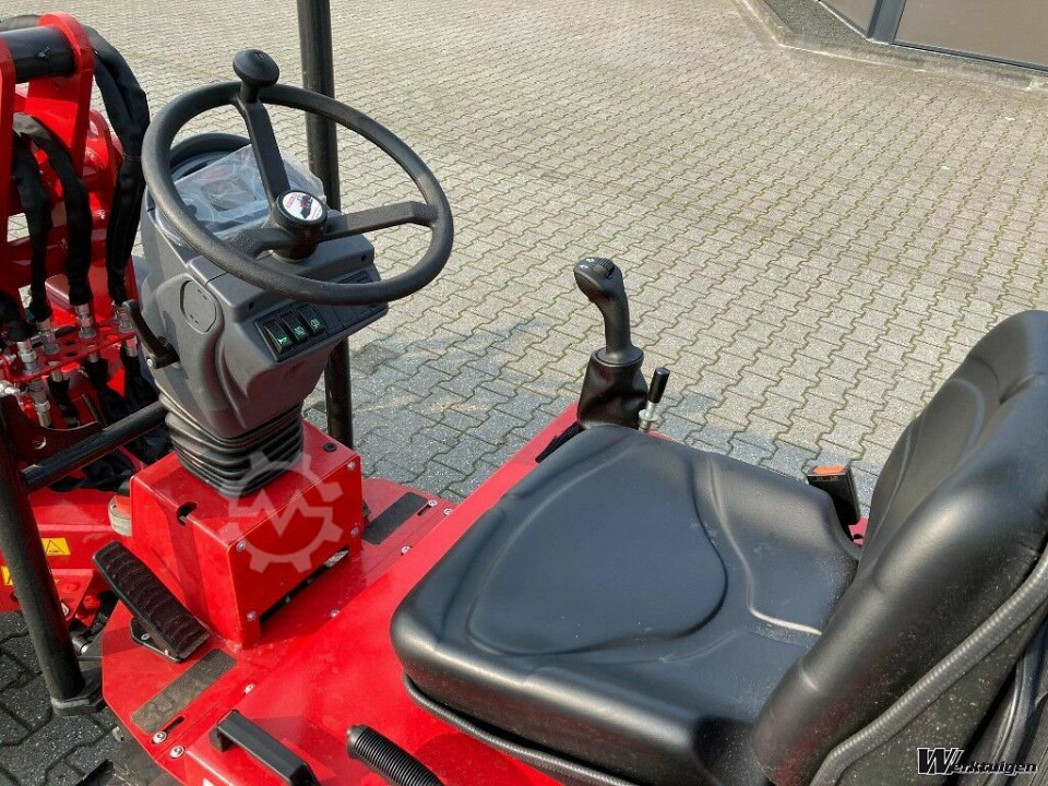 New Compact loader Thaler 2438S DPF: picture 6